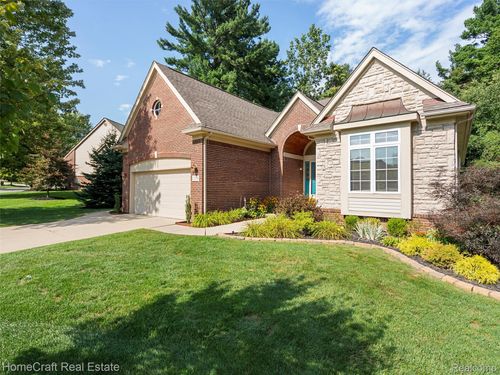 22210 Abington Dr, Farmington Hills, MI, 48335-4307 | Card Image