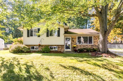 277 Manor Park Dr, East China, MI, 48054-1548 | Card Image
