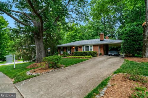 8422 Georgian Way, ANNANDALE, VA, 22003-4409 | Card Image