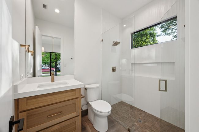 6458 Anita St, House other with 5 bedrooms, 5 bathrooms and null parking in Dallas TX | Image 5