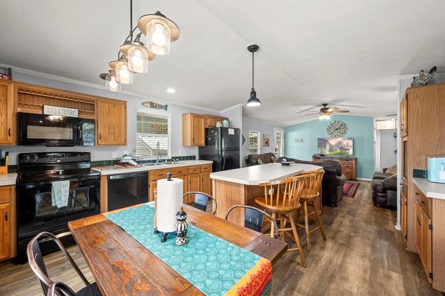 Kitchen/dining | Image 17