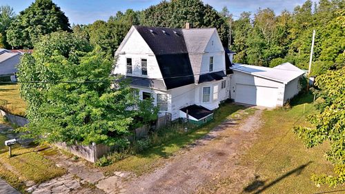 209 Maple St, Tustin, MI, 49688-9250 | Card Image