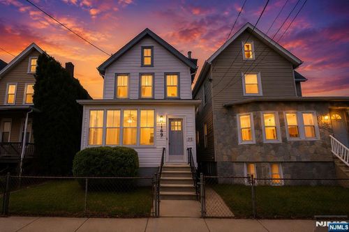 169 Oakwood Pl, Orange, NJ, 07050-3807 | Card Image