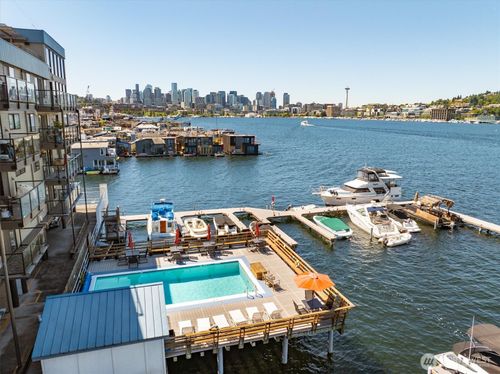 306-2301 Fairview Ave E, Seattle, WA, 98102-6511 | Card Image