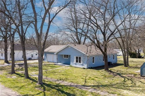 304 Chestnut St, La Monte, MO, 65337-1119 | Card Image