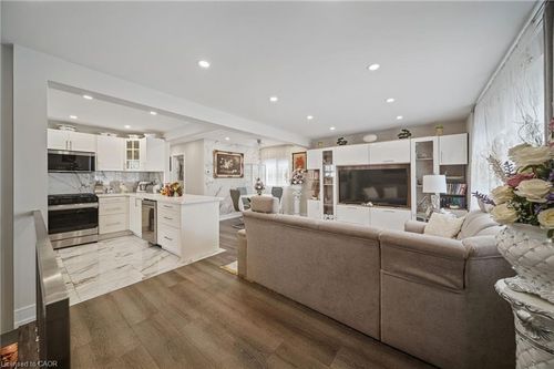 4456 6th Ave, Niagara Falls, ON, L2E4T1 | Card Image