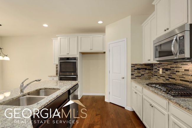 1030 Roswell Manor Cir, House other with 4 bedrooms, 4 bathrooms and 2 parking in Roswell GA | Image 15