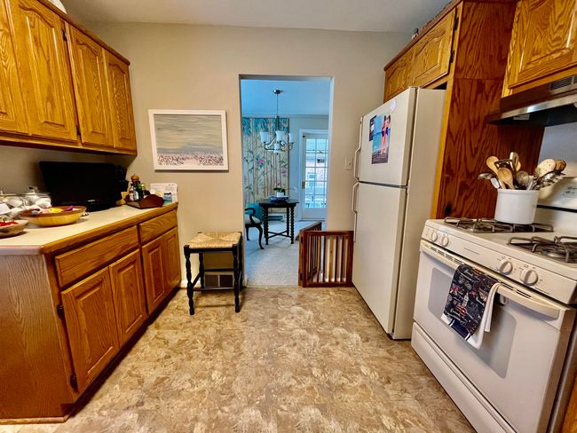 Upper kitchen | Image 28