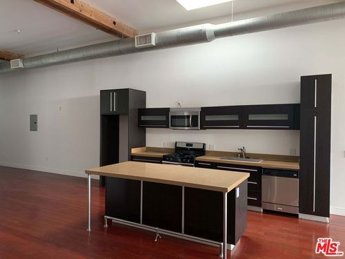 305-652 Mateo St, Los Angeles, CA, 90021 | Card Image