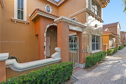 apt-3608-8422 Nw 140th Ter, MIAMI LAKES, FL, 33016-6714 | Card Image