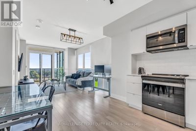 910 - 1461 Lawrence Ave W, Condo with 3 bedrooms, 3 bathrooms and 2 parking in Toronto ON | Image 1