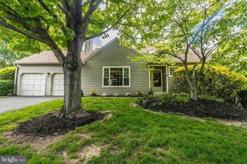 126 Evergreen Ct, BLUE BELL, PA, 19422-2816 | Card Image