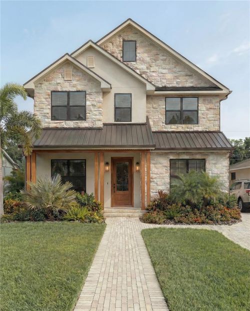 924 47th Ave N, ST PETERSBURG, FL, 33703-3626 | Card Image