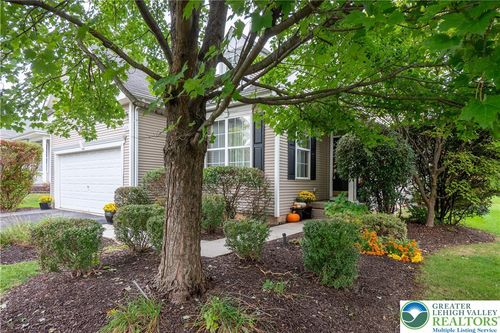 2225 Four Seasons Blvd, Macungie, PA, 18062-8015 | Card Image