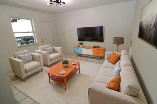 apt-4-951 Sw 7th St, Miami, FL, 33130-3275 | Card Image