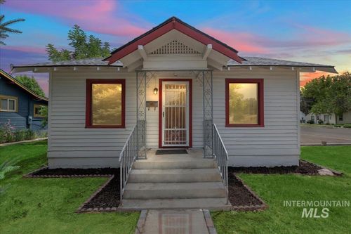 1024 10th Ave, Nampa, ID, 83651-4557 | Card Image