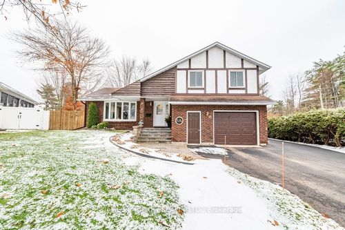 15 Tamarack St, Deep River, ON, K0J1P0 | Card Image