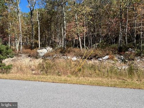 Lot 11 Chippewa Dr, Hazleton, PA, 18202-8124 | Card Image