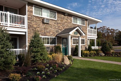 1-1a-195 Lakeland Ave, Sayville, NY, 11782-1941 | Card Image