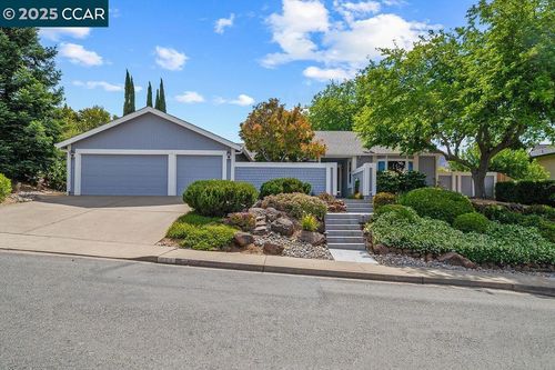 224 Mountaire Pkwy, Clayton, CA, 94517-1619 | Card Image