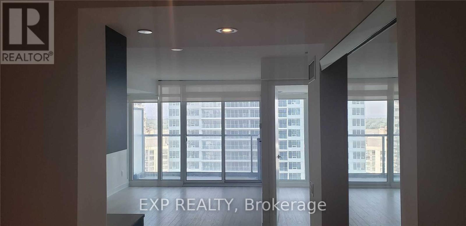 Residential Lease in Toronto (Waterfront Communities) 2