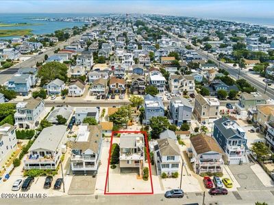 321 Jefferis Avenue, House other with 4 bedrooms, 2 bathrooms and null parking in BEACH HAVEN NJ | Image 2