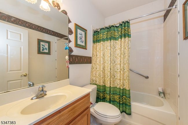 17 Suzanne Dr, Townhouse with 3 bedrooms, 3 bathrooms and null parking in Flemington NJ | Image 7