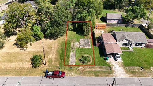 1404 9th St, Orange, TX, 77630-3808 | Card Image