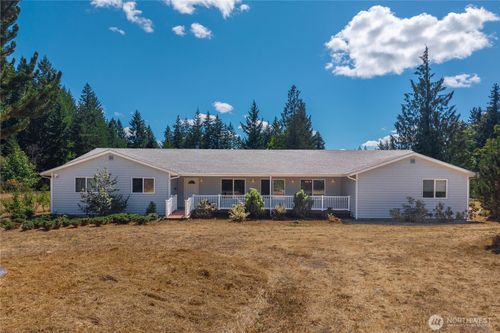 15326 Scenic Shores Dr Se, Yelm, WA, 98597-9125 | Card Image