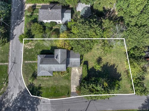 385 Cottage Pl, Southold, NY, 11971-1525 | Card Image