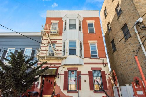 2-211 41st St, Union City, NJ, 07087 | Card Image