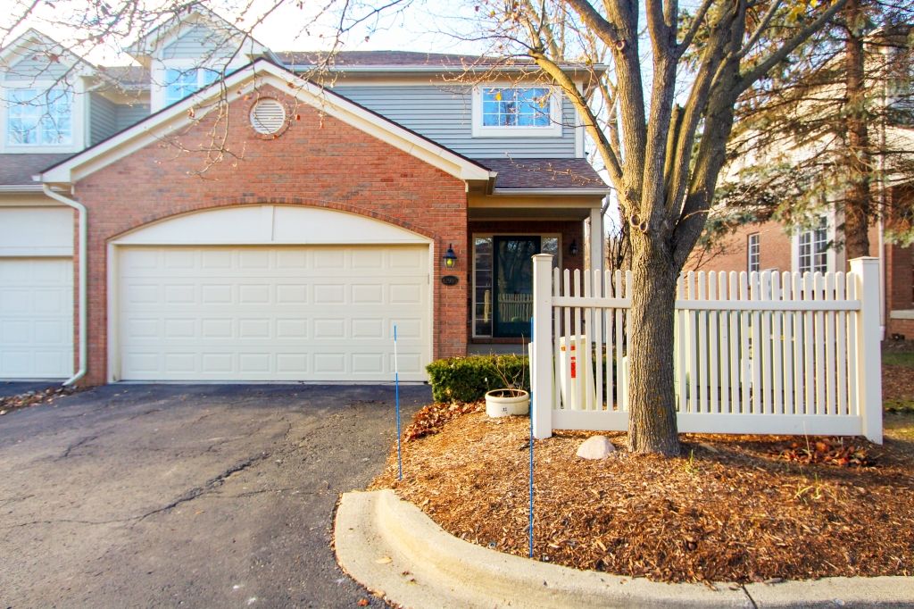 River Bend Dr, Plymouth, MI 48170