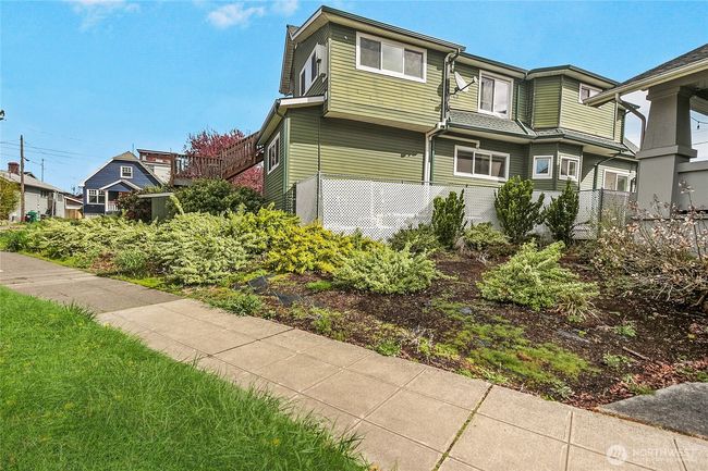 Stroll to Cowen Park, Green Lake, groceries, dining, shopping, & more! | Image 26