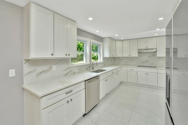 87 Summer St, House other with 4 bedrooms, 3 bathrooms and 6 parking in Abington MA | Image 7