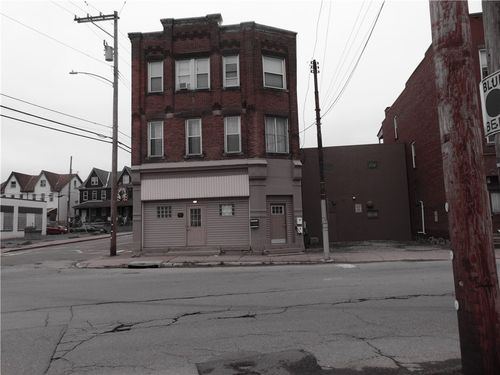 910 Chartiers Ave, Mc Kees Rocks, PA, 15136-3606 | Card Image