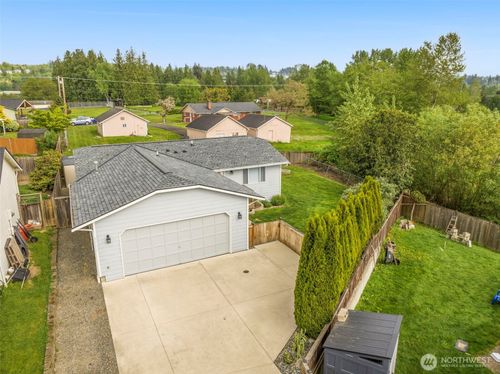9733 65th Dr Ne, Marysville, WA, 98270-2479 | Card Image