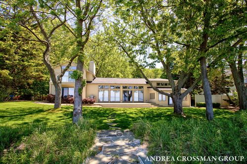 6129 Lakeshore Dr, West Olive, MI, 49460-9186 | Card Image