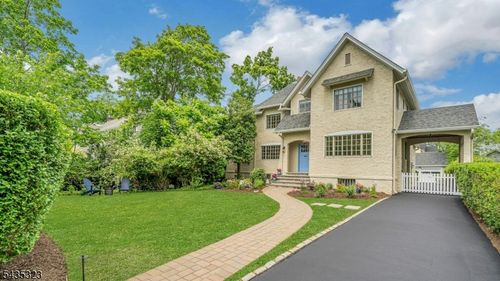 9 Parkway, Montclair, NJ, 07042-2308 | Card Image