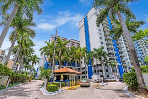 517-5077 Nw 7th St, Miami, FL, 33126-3461 | Card Image