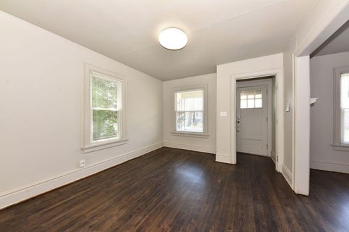 2932 N Holton St, MILWAUKEE, WI, 53212-2524 | Card Image