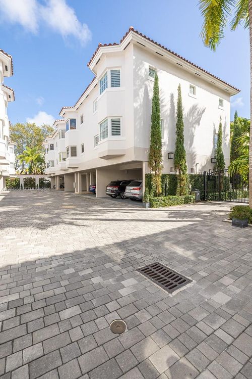 1-261 Navarre Ave, Coral Gables, FL, 33134-4447 | Card Image