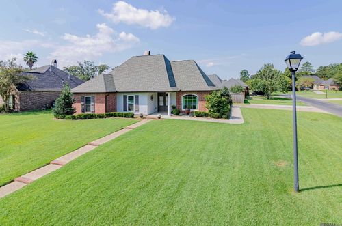 18077 Wilkes Dr, Prairieville, LA, 70769-5604 | Card Image