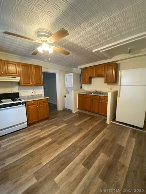 90 Wolcott St, Bristol, CT, 06010-6566 | Card Image