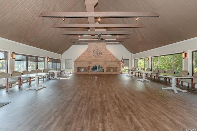 93 - 93 Southgate Cir, Condo with 3 bedrooms, 2 bathrooms and null parking in Massapequa Park NY | Image 20