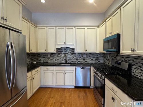 2067 Barnum Ave, Stratford, CT, 06615-5562 | Card Image