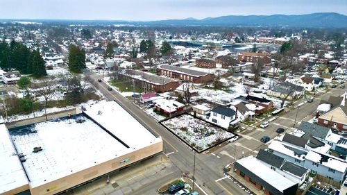 563 Mill St, Chillicothe, OH, 45601-2321 | Card Image