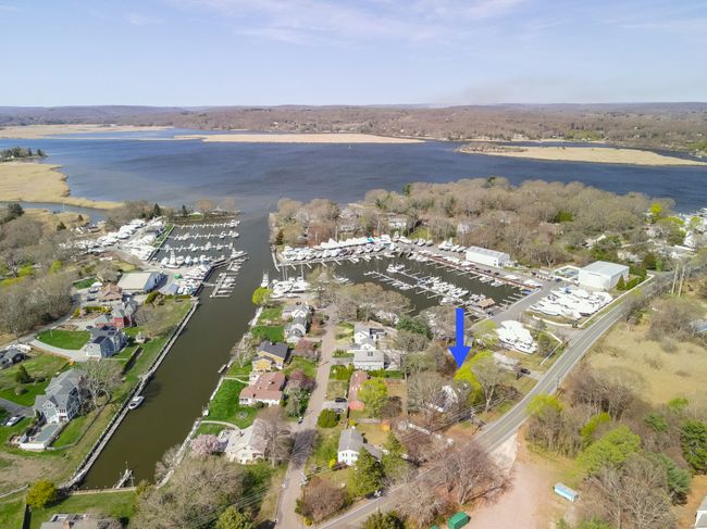 69 Essex Rd, House other with 4 bedrooms, 2 bathrooms and null parking in Old Saybrook CT | Image 4