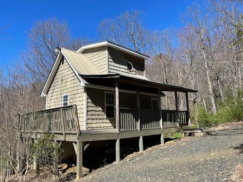 1352 Mountain Vista Dr, Mc Grady, NC, 28649-9695 | Card Image