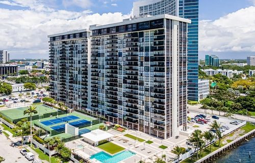 801-600 Ne 36th St, Miami, FL, 33137-3933 | Card Image