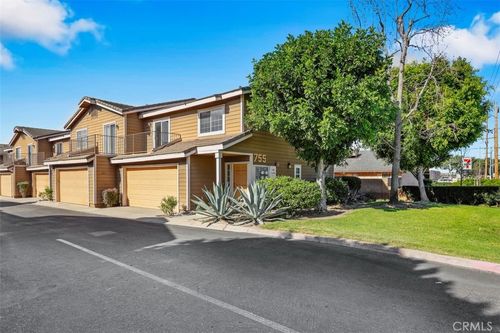 755 N East St, Anaheim, CA, 92805-2157 | Card Image